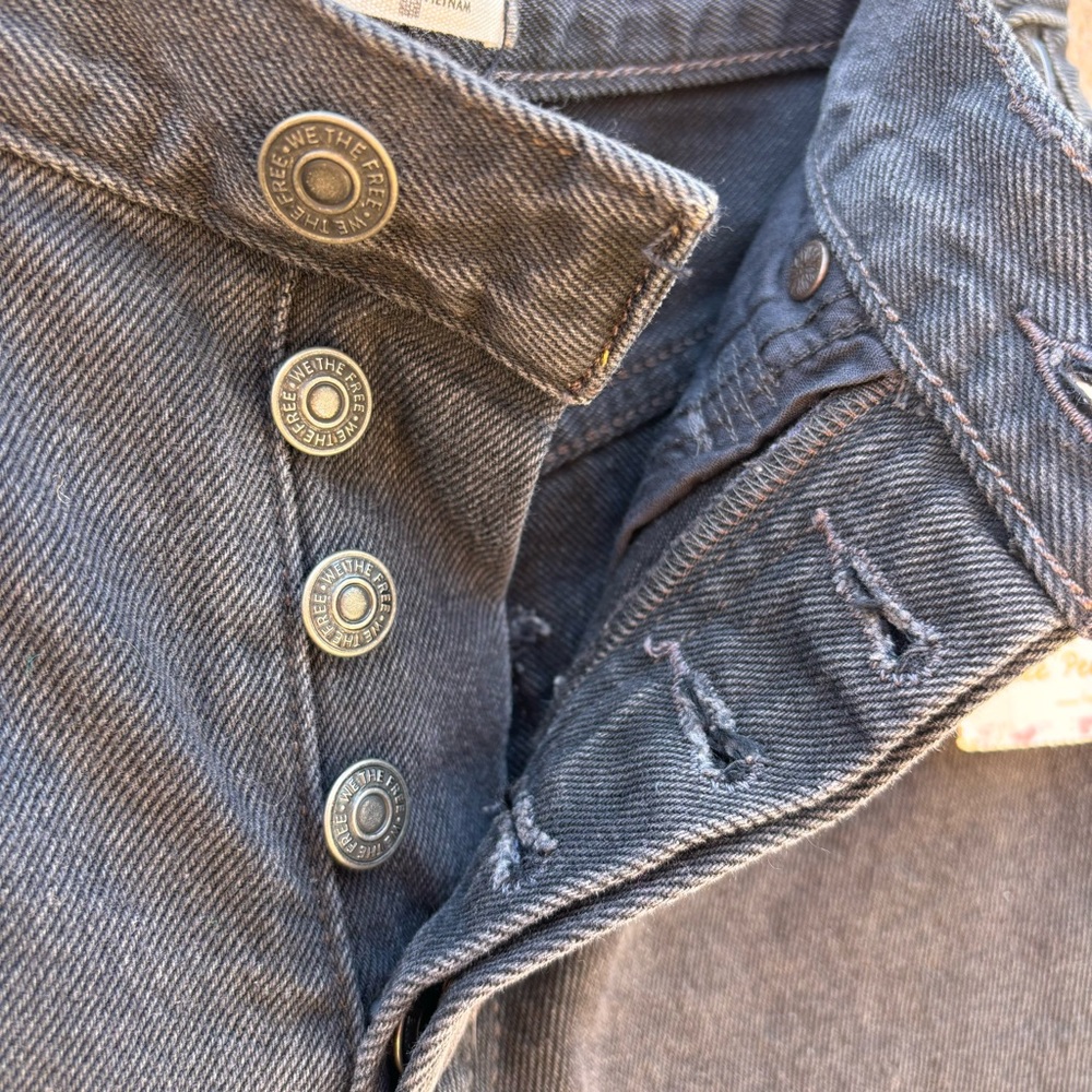 NWT Free People Makai Cutoff Distressed Shorts - Picture 7 of 10